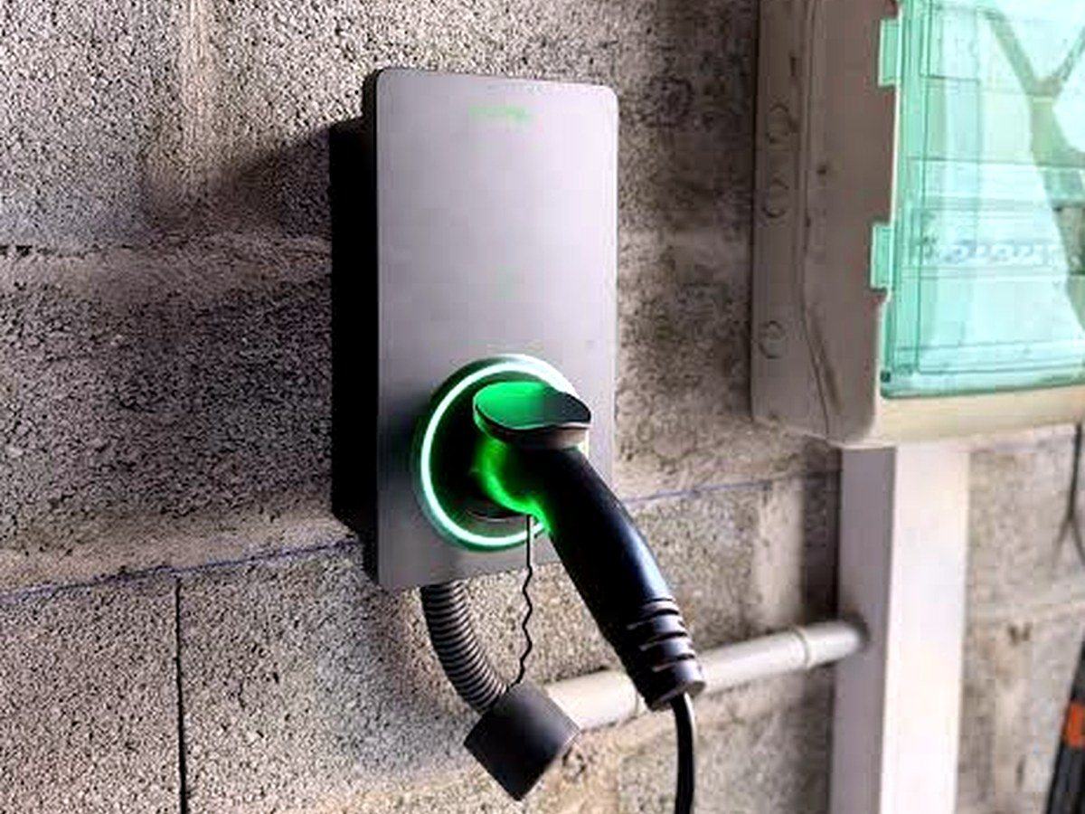 Borne de recharge IRVE à Lyon